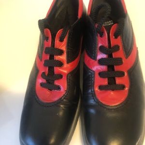 Stuart Weitzman EUC LEATHER LACE UP SHOES